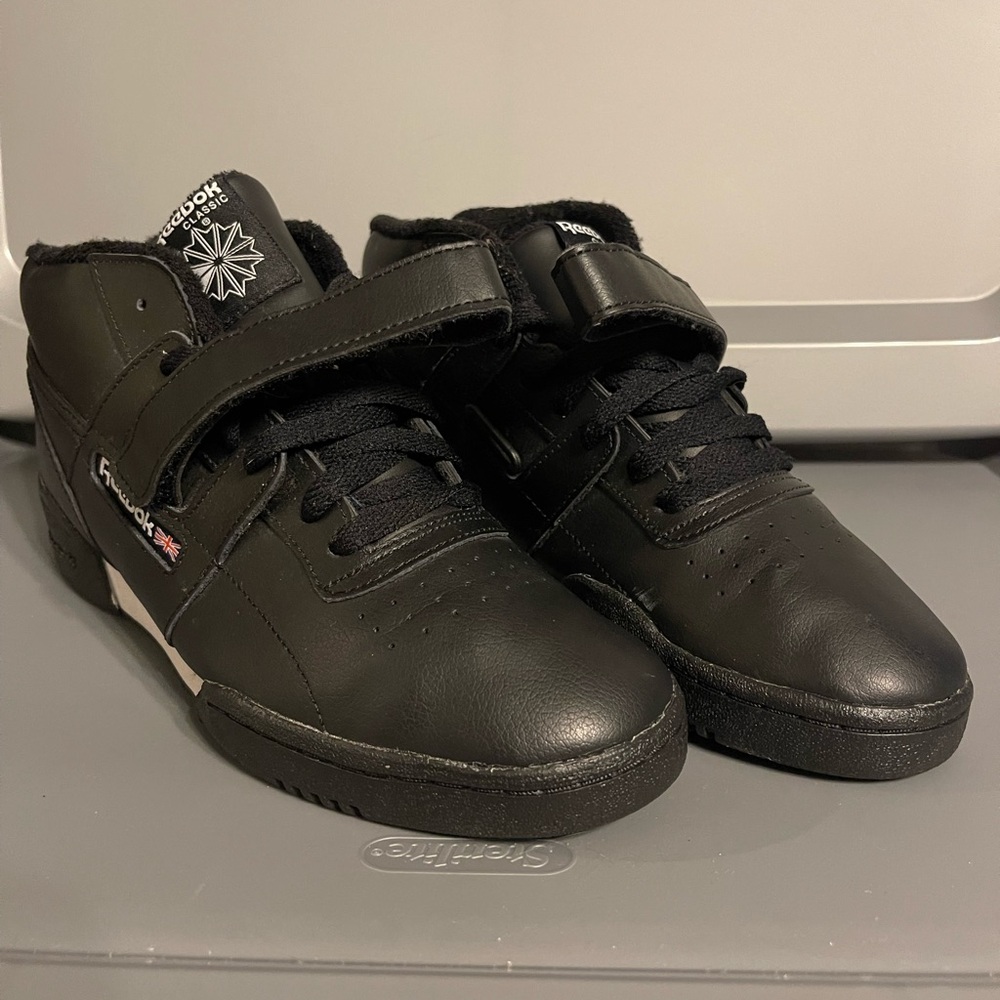Reebok Black Classic Sneakers